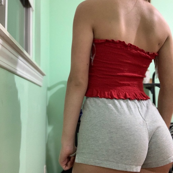 Halter top - Picture 2 of 2